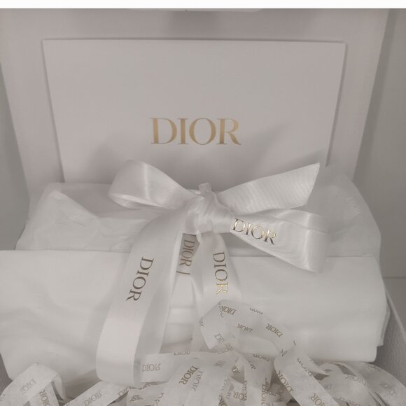CHRISTIAN DIOR WHITE & GOLD COSMETIC BEAUTY BAG - Picture 11 of 12